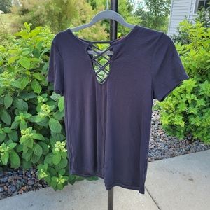 Red by BKE black criss cross t-shirt size M